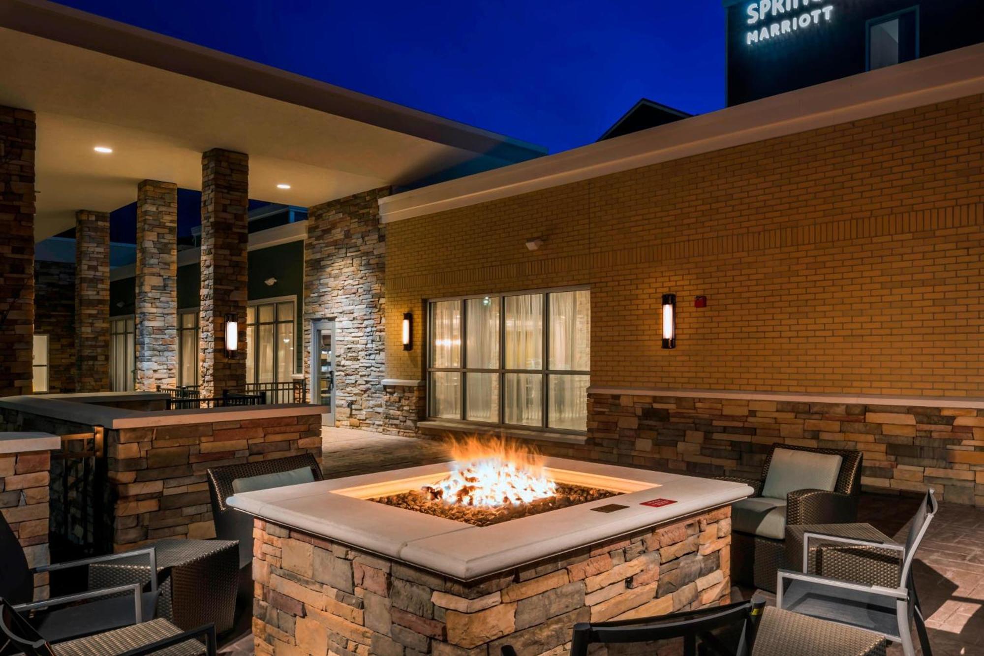 Springhill Suites By Marriott Fishkill Exterior foto